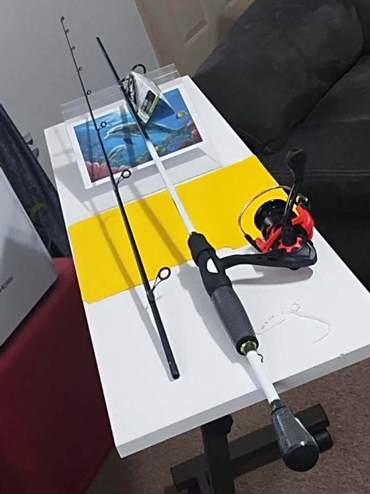 Vara de pesca giratória Lew's Mach 6'6" média 4-12 lb e molinete LZRP30 - Imagem 3 de 4