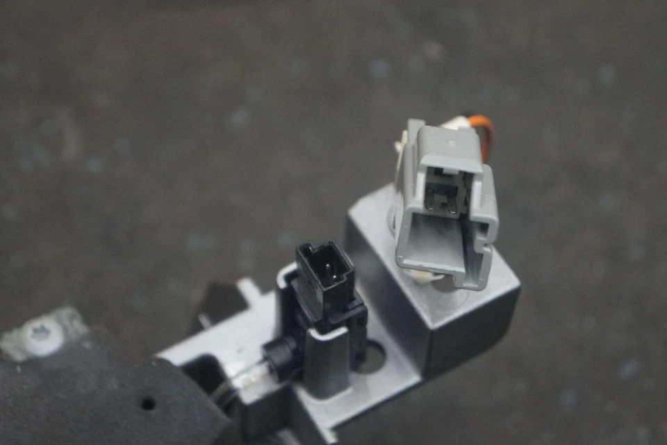 Interruptor de ventana manija de puerta interior pasajero trasero derecho Aston Martin Rapide 2014 Foto 4 de 4