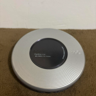ジャンクとして　出品します。SONY CD WALKMAN D-FJ787 Sony D-FJ787 CD Walkman Portable Discman Player Tested Working