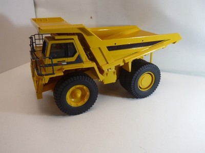 Großer Muldenkipper KOMATSU HD785 Dump Track neuwertig 1:45  Modellauto