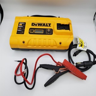 DEWALT DXAEPIP3W 20V 3 Way Powered 1000 Watt Power Inverter