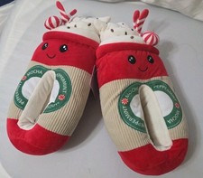 Feetmoji Damskie kapcie wsuwane Czerwone Białe Rozmiar 7-8 Miętowe Latte Fabrycznie nowe z metką