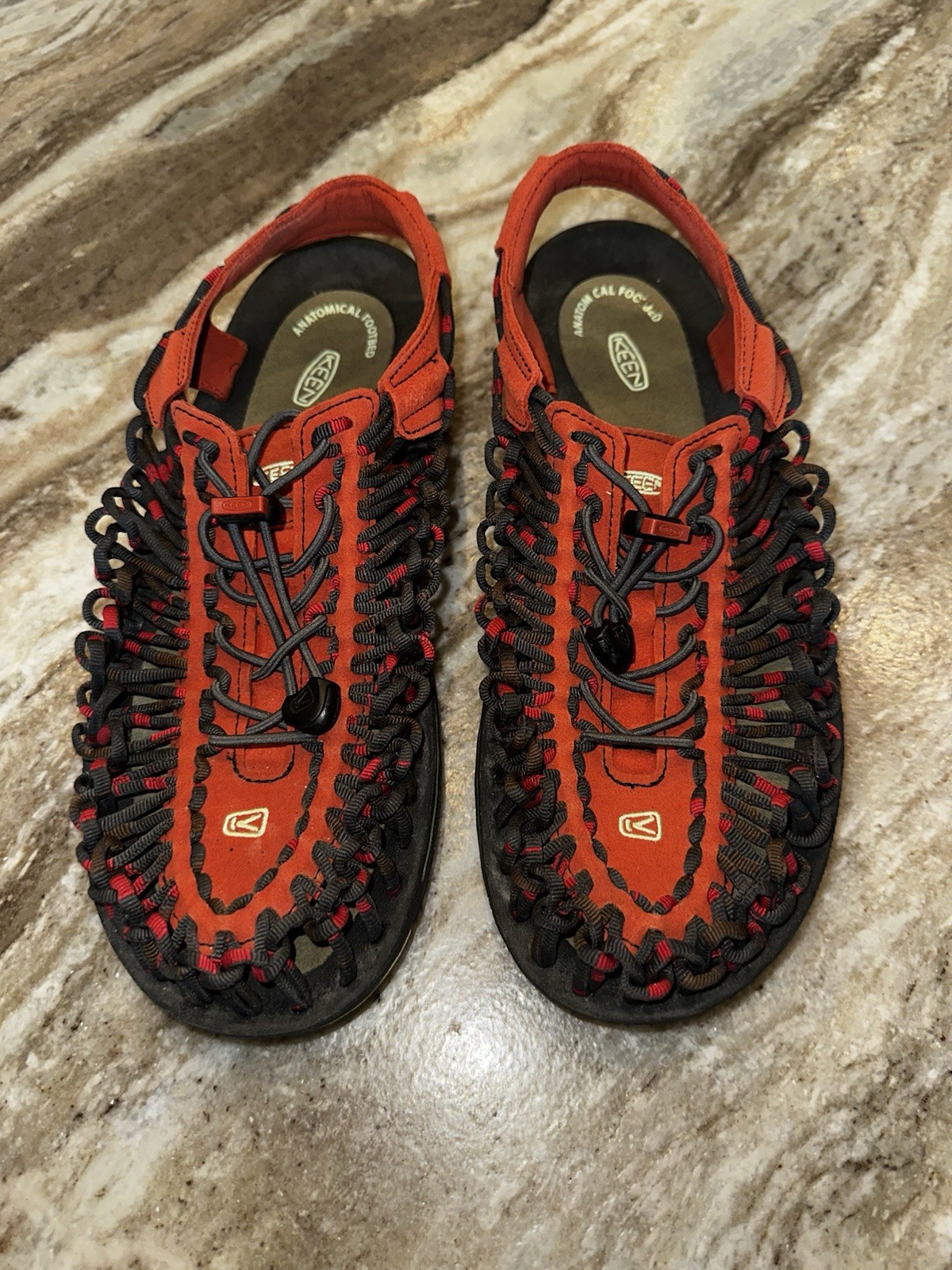 Sandali Keen Uneek Bungee Cord grigio arancione rosso intrecciato scarpe outdoor uomo 10