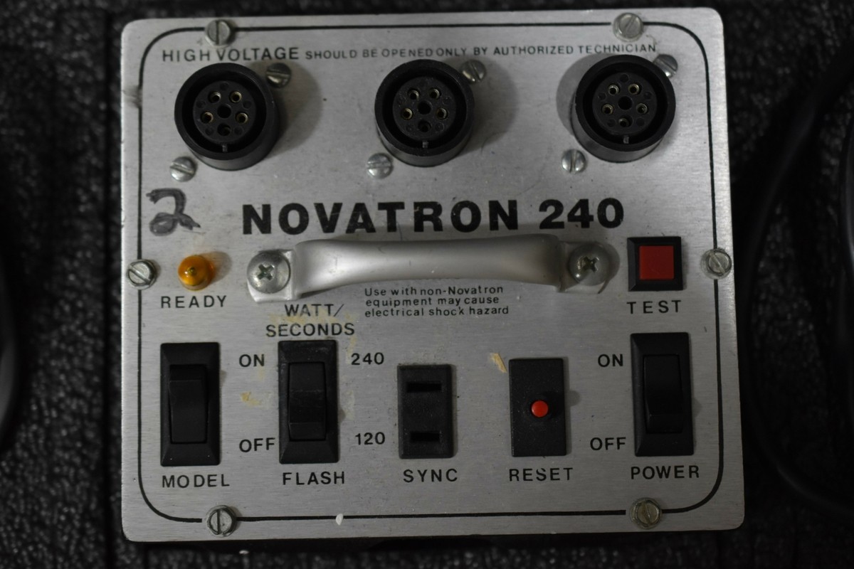 Novatron P/N 2020 2140C Heads and 240 Power Pack Case