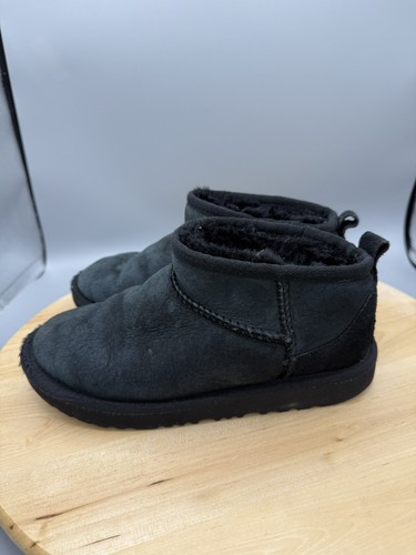 UGG CLASSIC ULTRA MINI BLACK SUEDE BOOTS BOOTIE YOUTH SIZE 3