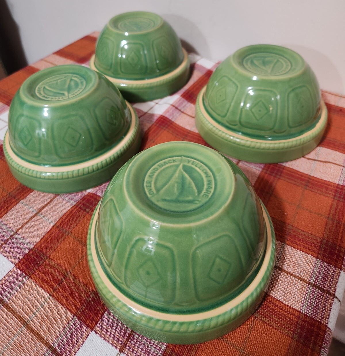 Vintage Set Of 4 Over and Back Yellow Ware 6" Bowls Embossed Green