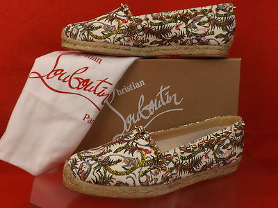 NIB LOUBOUTIN IVORY ARES CANVAS GOLD TONE STUDS SPIKES ESPADRILLES FLATS 39 