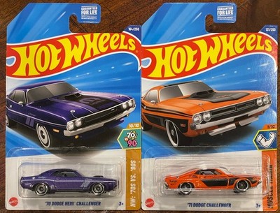 2025 Hot Wheels  70 Dodge Hemi Challenger Purple  71 Dodge Challenger Orange 