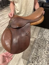 English  jumping saddle - Pessoa 15in  Great Condition!