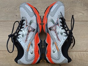 mizuno wave enigma 9