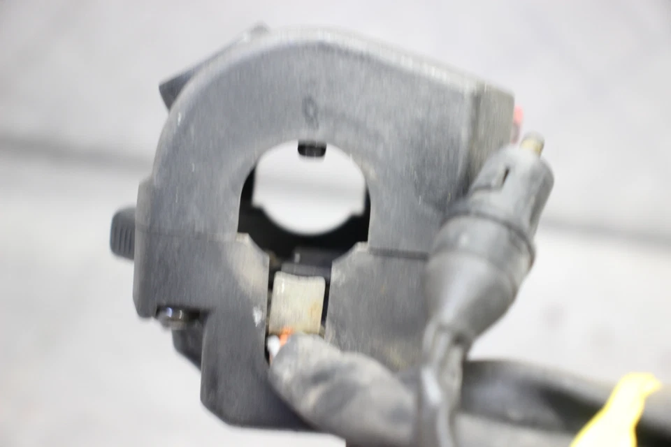 03-04 TRIUMPH DAYTONA 600 Left Headlight Switch Foto 3 de 4