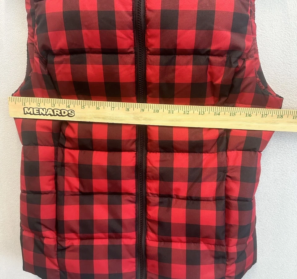Chaqueta chaleco acolchado a cuadros Ruffhewn Petite mediana roja y negra Buffalo para mujer Foto 4 de 4