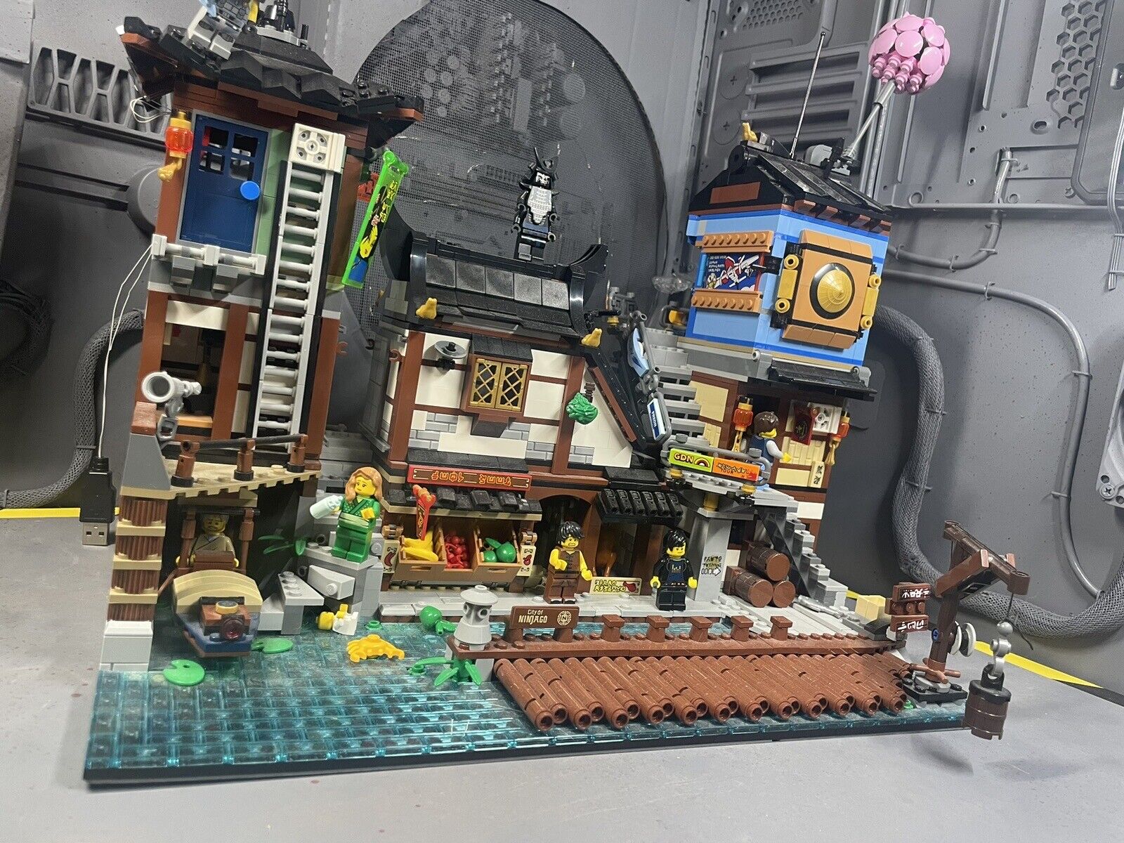 LEGO The LEGO Ninjago Movie: NINJAGO City Docks (70657)