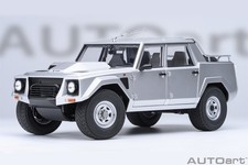 Lamborghini LM002 Metallic Silver 1:18 by AUTOart