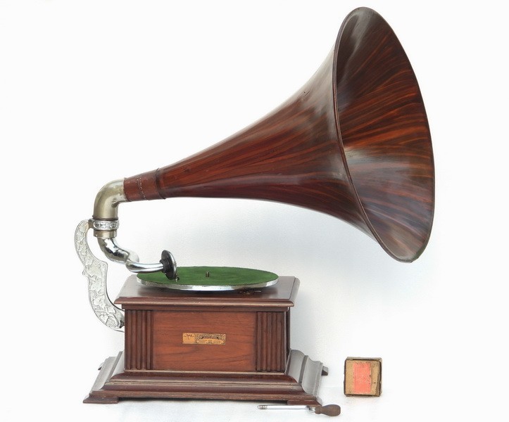 RARE GENUINE HIS MASTERS VOICE HMV MODEL H.E.O. TURNTABLE