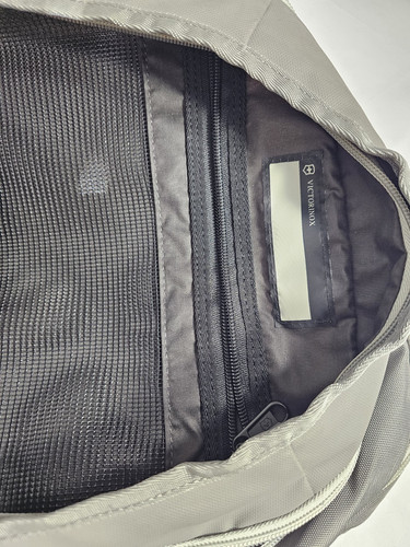 Victorinox Altmont 3.0 Vertical-Zip Laptop Backpack For Work Or Scool - Picture 12 of 12