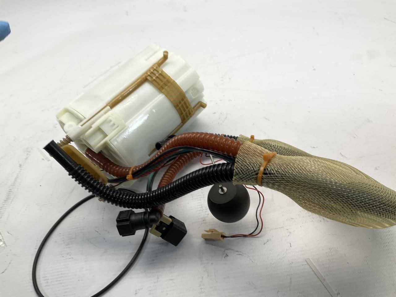 16-20 Ferrari GTC4 Lusso 6.3L Fuel Pump Tank Mounted Q