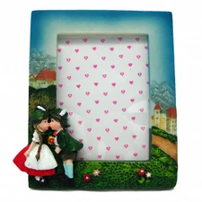 Hand painted Bavarian German, 3D Kissing Couple, Poly Resin 5"x5"picture frame``