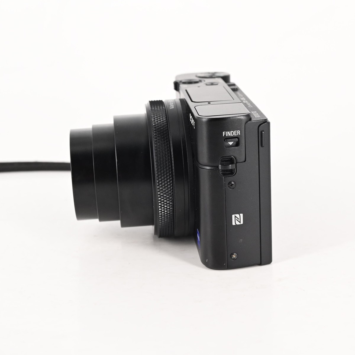 Sony Cyber-shot DSC-RX100 VII 20.1MP Digital Camera 24-200mm Lens