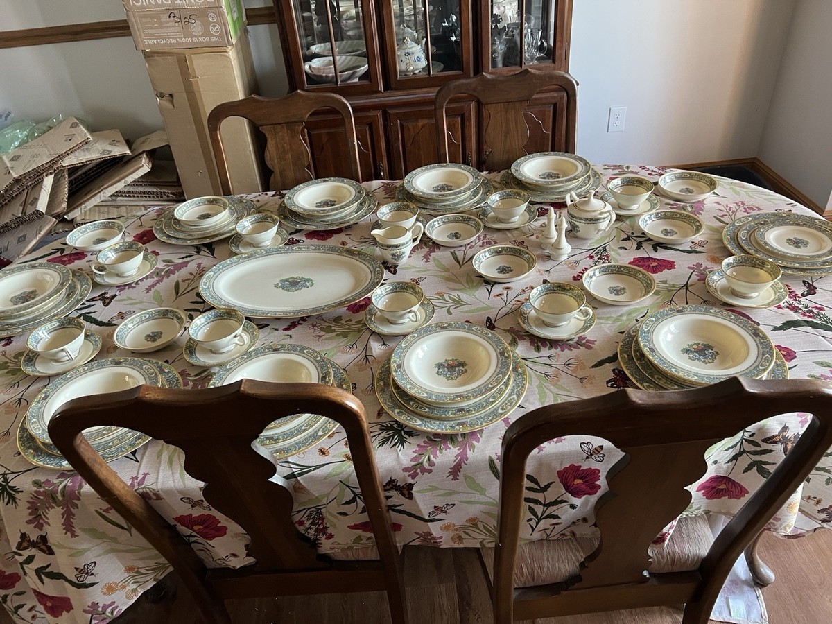 Lenox Autumn (Gold Backstamp) China Service For 8-10; 70 Pieces