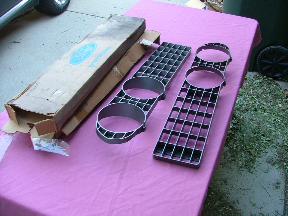 Ford Torino Fairlane 1971 parrillas, izquierda y derecha, ¡nuevo! biseles faros rejilla Foto 2 de 4