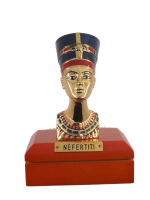 Featured image of post Nefertiti Famous Egyptian Sculptures / Nefertiti means the beautiful one is.