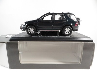 1:18 Maisto B66005244 Mercedes Benz ML320 Dealer Edition 