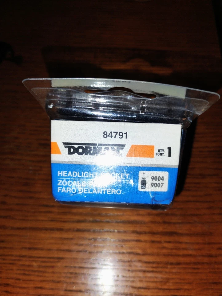 Гнездо для высокотемпературной фары Dorman 84791 подходит для ламп 9004 или 9007 - Изображение 2 из 3