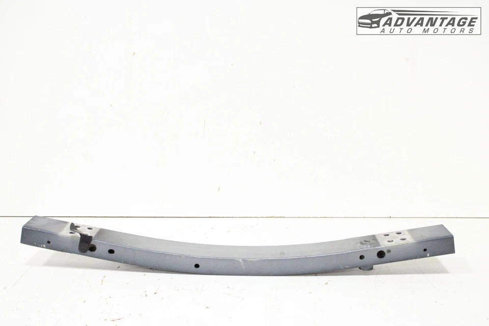 Barra de refuerzo para parachoques delantero Chevrolet Camaro 2016-2024 84639874 OEM Foto 3 de 4