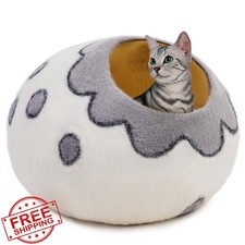 Woolygon Felt Cat Cave Bed Merino Wool White Flower Pod