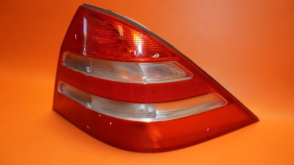 MERCEDES BENZ S500 LUZ TRASERA PASAJERO DERECHO 2000 2001 2002 S430 A2208200264 Foto 2 de 4