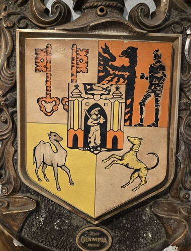 Olympia Beer Pilsen Coat of Arms Knight Wall Hanging 23" Sign - Picture 6 of 17