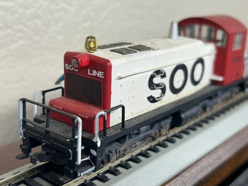 SOO LiNE SW8/900 SWITCHER - DUMMY with 3 FIGURES - WEATHERED - HO Scale-NEW OOP - Picture 2 of 13