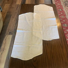 lot of 2 table top linens pattern in the material beautiful 31.5x13.5” white