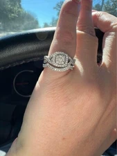 Womens Bridal Set pre-owned, excellent condition. Size 4