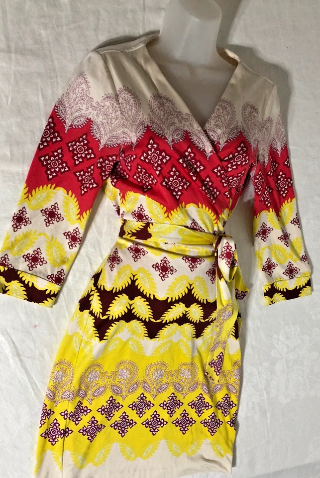 Diane Von Furstenberg Size 8 Printed Silk Jersey Retro Art Wrap Old Money - Image 4 of 4