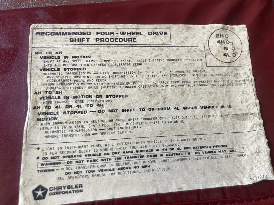 Par de parasoles, 1981-1993 Dodge W150 W250 W350 Ramcharger 4X4 vinilo granate, usado Foto 3 de 4