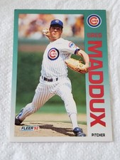 1992 Fleer Greg Maddux #386 - Chicago Cubs - Cy Young Award - HOF!!