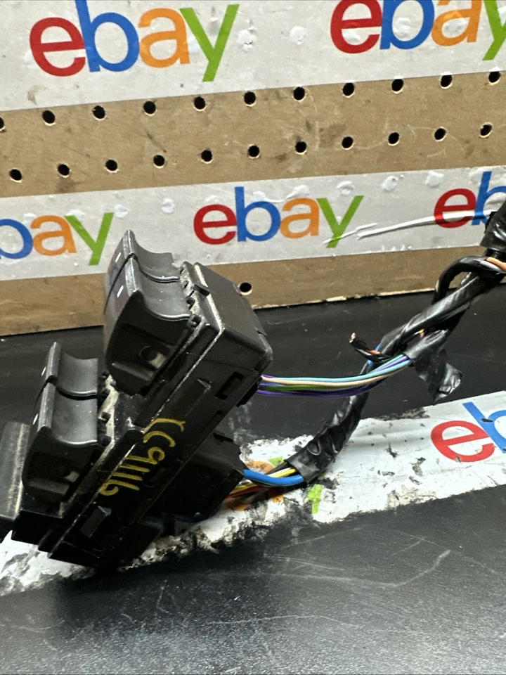 Переключатели и элементы управления General Motors для GMC ACADIA 2006 - Изображение 3 из 4