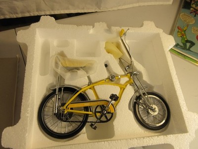 Schwinn '69 Sting-Ray Lemon Peeler Bicycle 1:6  1993 Diecast   MIB  Xonex  COA