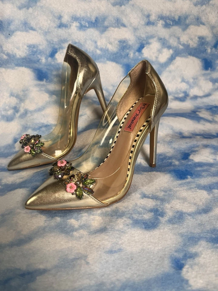 Betsey Johnson Gold & Acrylic Gem Floral Embellished Heels size 7.5 - Image 2 of 4