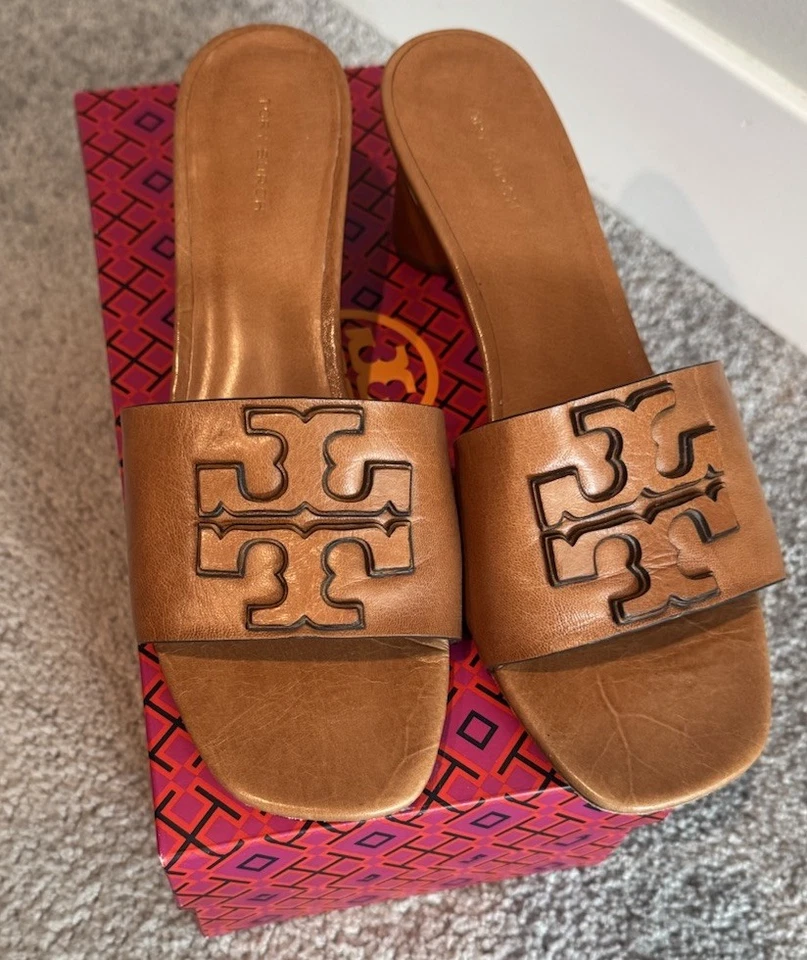 Sandálias Tory Burch tamanho 9 pilha dupla logotipo mula - couro de cabra - Imagem 2 de 4