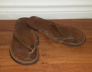 ugg leather flip flops