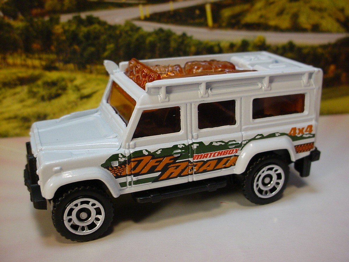 2025 MBX ADVENTURE IV Design '97 LAND ROVER DEFENDER 110 ☆White