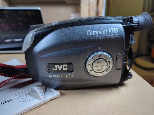 JVC VHS Camcorder GR-AX830 - NO BATTERY - Unable To Test - W/ Manual & Charger - Picture 10 of 16