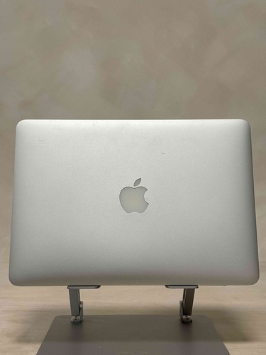 Macbook Pro A1502 13-inch 2015 i5 8GB RAM 128GB SSD - Bargain Buy! - Picture 3 of 3
