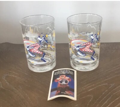 Disney 25th Anniversary Cups Glasses Goofy Typhoon Lagoon Set of 2