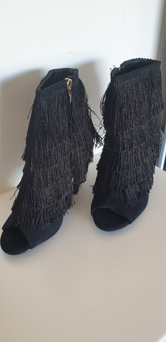 scarpe a stivaletto aperte davanti