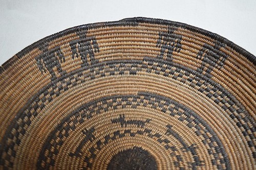 Antique Apache Native American Indian Basket With Figural Design 2.75" x 10.5" - Picture 3 of 4