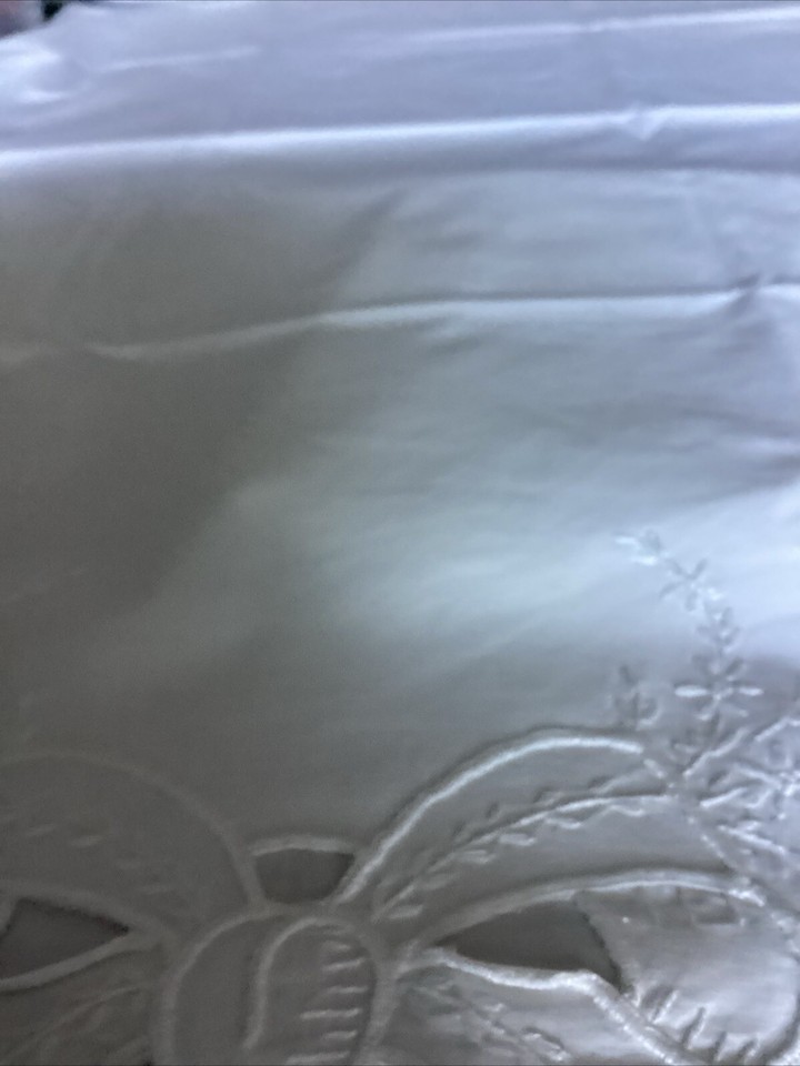 Vintage PILLOW CASES (2) Standard/Queen Hand Embroidered Large Bow